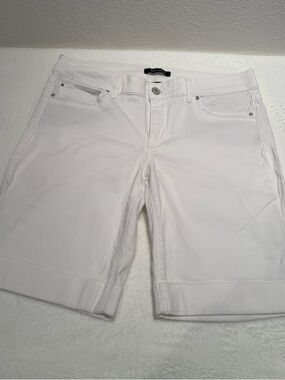 White House Black Market White Bermuda Shorts - style ze 10 - EUC